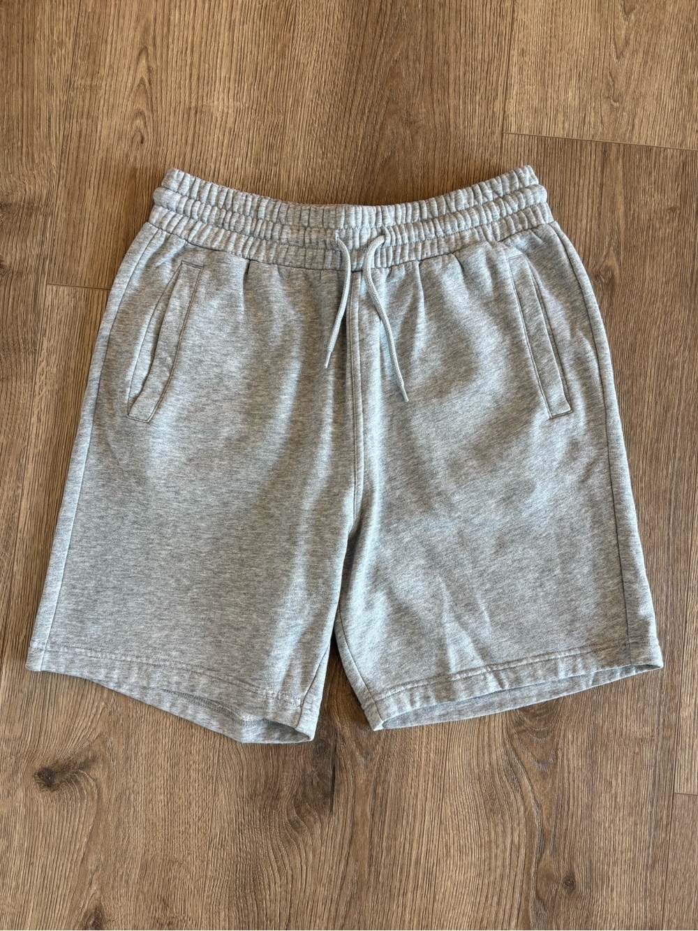 H&M Light Grey Regular Fit Sweatshorts 7”
